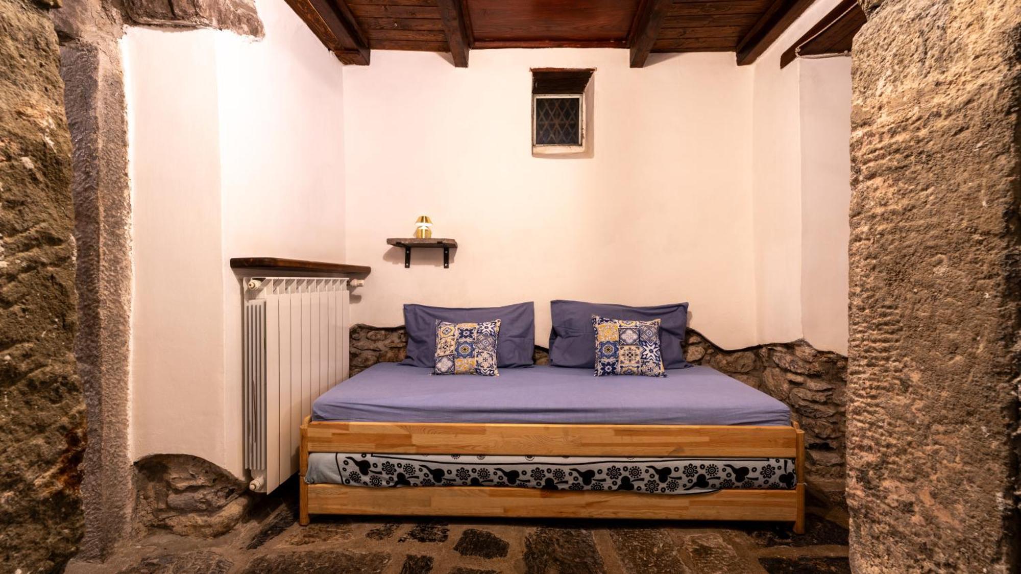 לינה וארוחת בוקר ביאסה La Casa Delle Pietre Parlanti - Casa In Pietra Ai Piedi Del Parco Delle 5 Terre מראה חיצוני תמונה