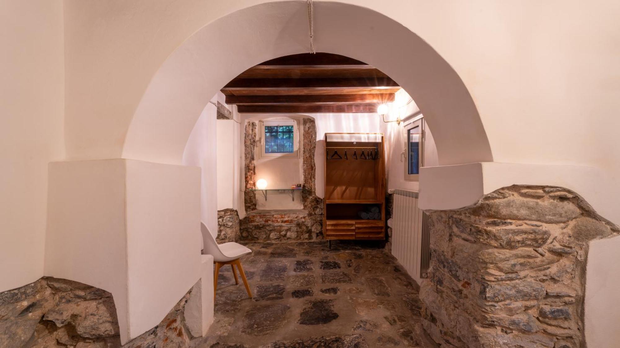 לינה וארוחת בוקר ביאסה La Casa Delle Pietre Parlanti - Casa In Pietra Ai Piedi Del Parco Delle 5 Terre מראה חיצוני תמונה