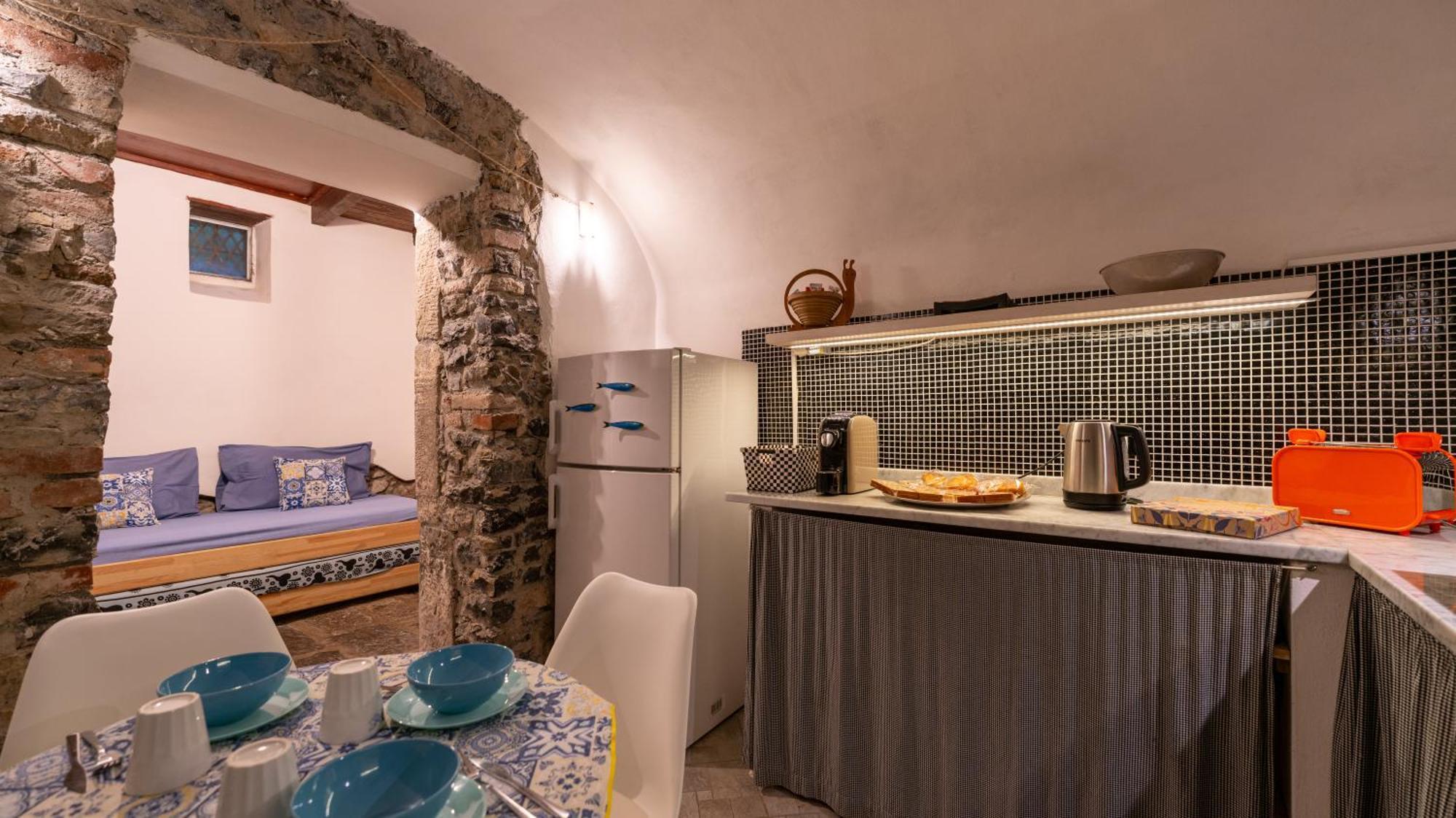 לינה וארוחת בוקר ביאסה La Casa Delle Pietre Parlanti - Casa In Pietra Ai Piedi Del Parco Delle 5 Terre מראה חיצוני תמונה