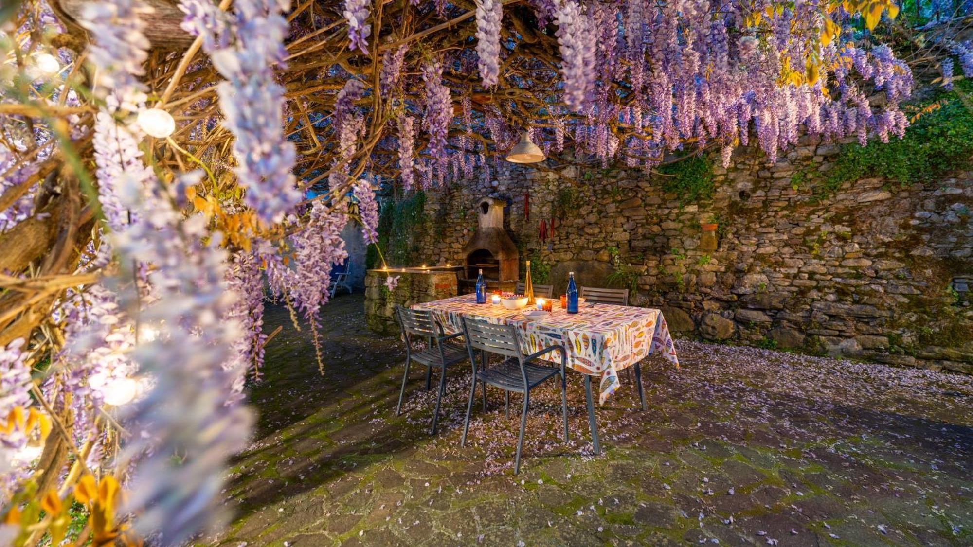 לינה וארוחת בוקר ביאסה La Casa Delle Pietre Parlanti - Casa In Pietra Ai Piedi Del Parco Delle 5 Terre מראה חיצוני תמונה